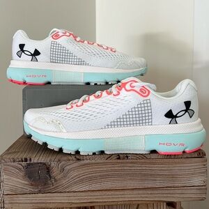 NIB Women's Under Armour HOVR Infinite 4 Running Shoes
